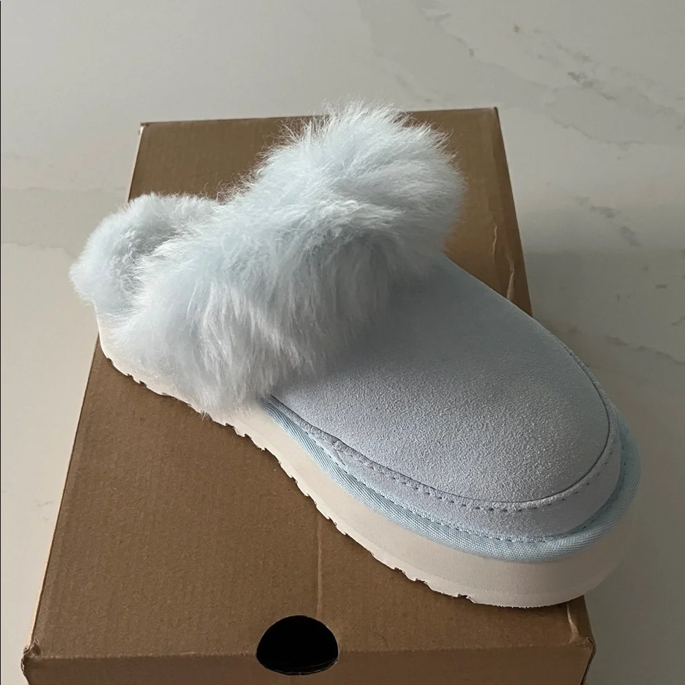 UGG® DISQUETTE CHALET SLIPPERS - Picture 5 of 8